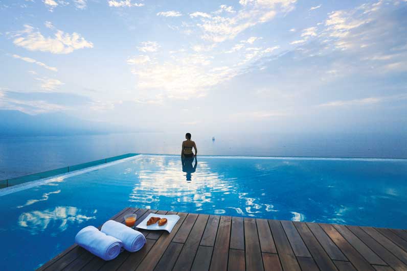 絶景のインフィニティプール『アラカルト・ダナン（4つ星ホテル）』
